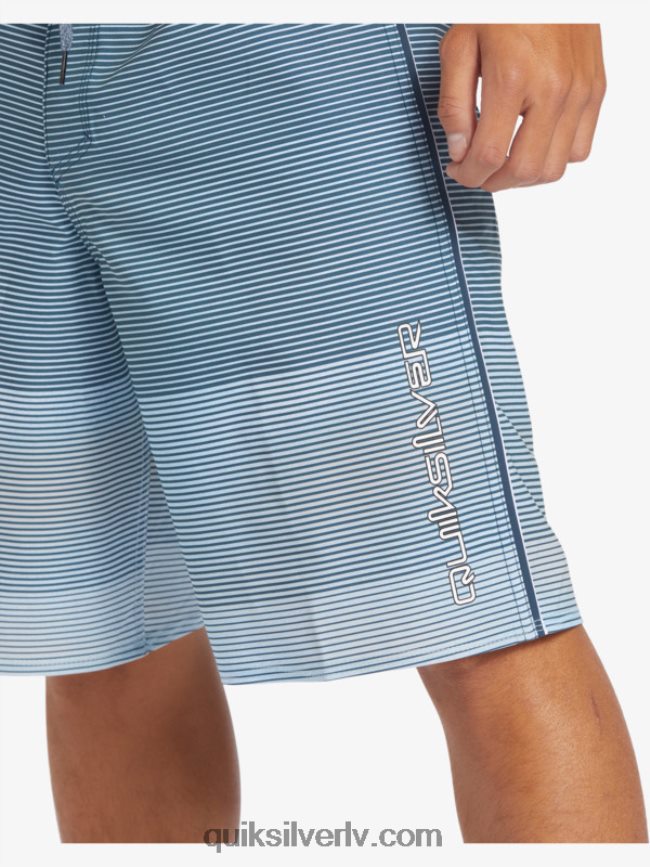 vīriešiem Quiksilver surfsilk masīvi 20 dēļu šorti pusnakts flote 88064R332